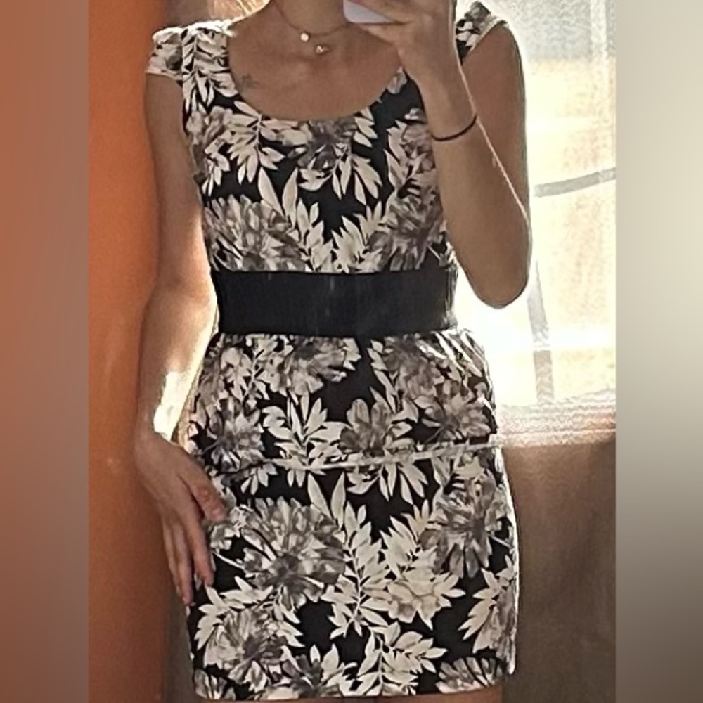 Flowery short dress